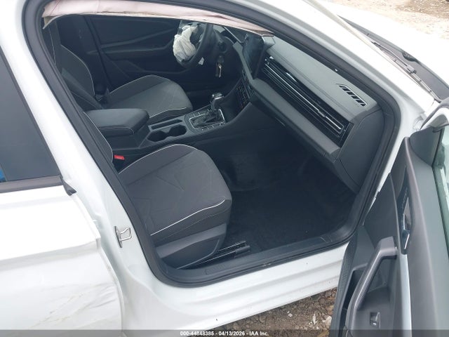 2025 Volkswagen Jetta 1.5t Sport მანქანა იყიდება აუქციონზე, vin: 3VWBX7BU6SM093360, აუქციონის ნომერი: 44848385