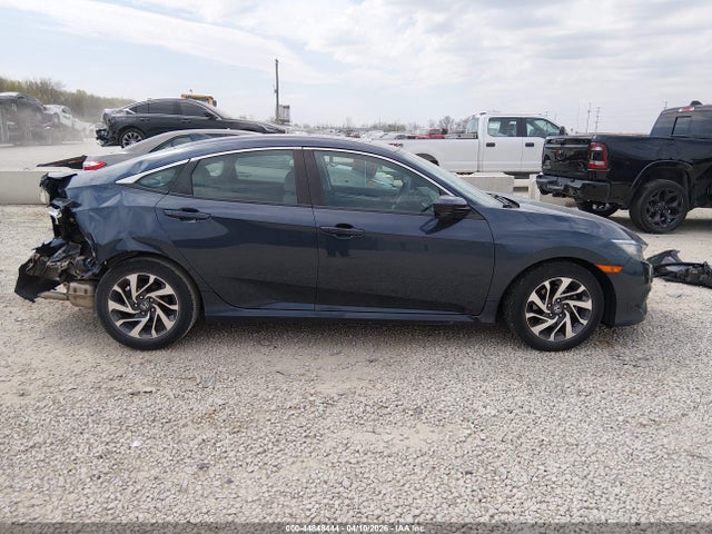 44848444 :رقم المزاد ، 19XFC2F74HE054082 vin ، 2017 Honda Civic Ex مزاد بيع