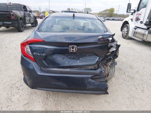 44848444 :رقم المزاد ، 19XFC2F74HE054082 vin ، 2017 Honda Civic Ex مزاد بيع