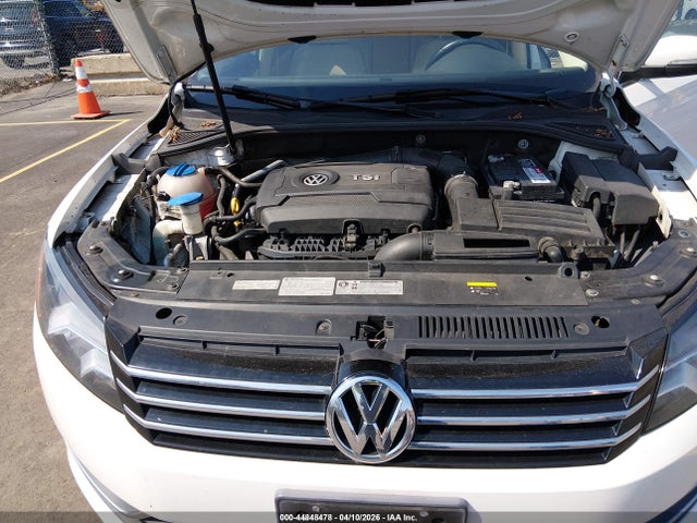 2015 Volkswagen Passat 1.8t Se მანქანა იყიდება აუქციონზე, vin: 1VWBT7A39FC073048, აუქციონის ნომერი: 44848478