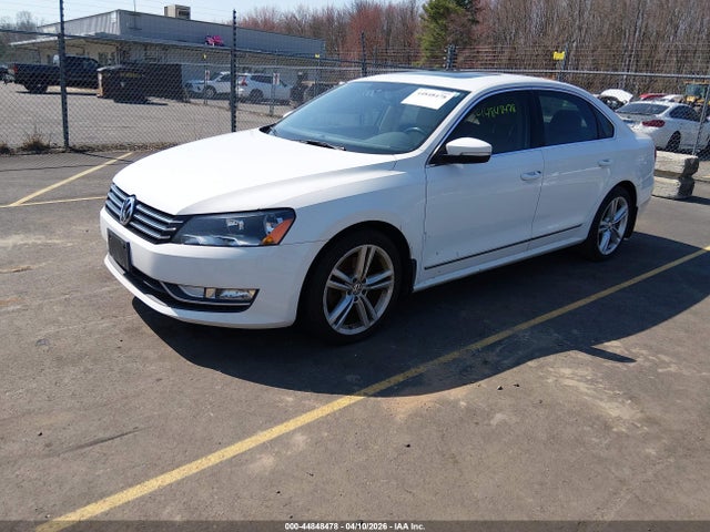 2015 Volkswagen Passat 1.8t Se მანქანა იყიდება აუქციონზე, vin: 1VWBT7A39FC073048, აუქციონის ნომერი: 44848478
