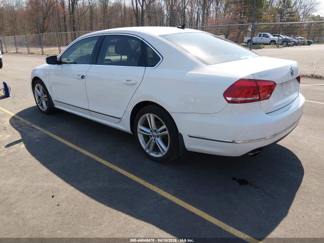 2015 Volkswagen Passat 1.8t Se მანქანა იყიდება აუქციონზე, vin: 1VWBT7A39FC073048, აუქციონის ნომერი: 44848478