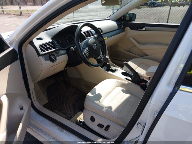 2015 Volkswagen Passat 1.8t Se მანქანა იყიდება აუქციონზე, vin: 1VWBT7A39FC073048, აუქციონის ნომერი: 44848478