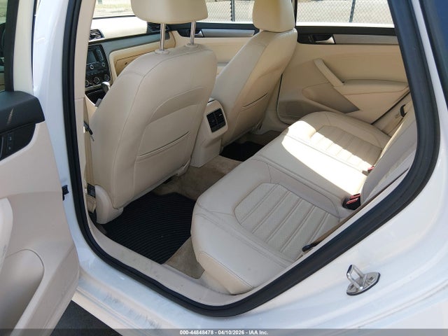 2015 Volkswagen Passat 1.8t Se მანქანა იყიდება აუქციონზე, vin: 1VWBT7A39FC073048, აუქციონის ნომერი: 44848478