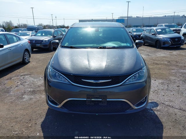 2018 Chrysler Pacifica Touring Plus მანქანა იყიდება აუქციონზე, vin: 2C4RC1FGXJR172181, აუქციონის ნომერი: 44848493