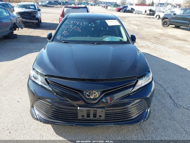 2019 Toyota Camry Le მანქანა იყიდება აუქციონზე, vin: 4T1B11HK6KU231803, აუქციონის ნომერი: 44848529