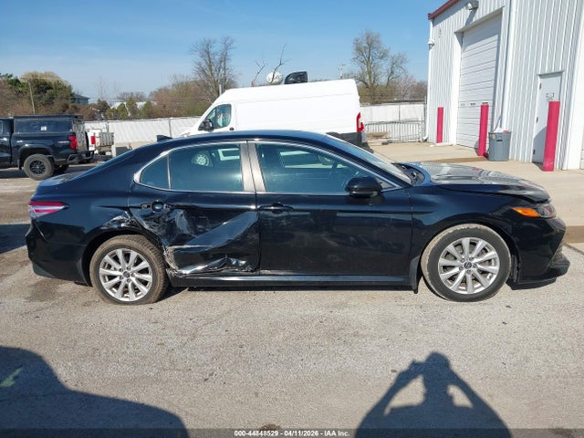 2019 Toyota Camry Le მანქანა იყიდება აუქციონზე, vin: 4T1B11HK6KU231803, აუქციონის ნომერი: 44848529