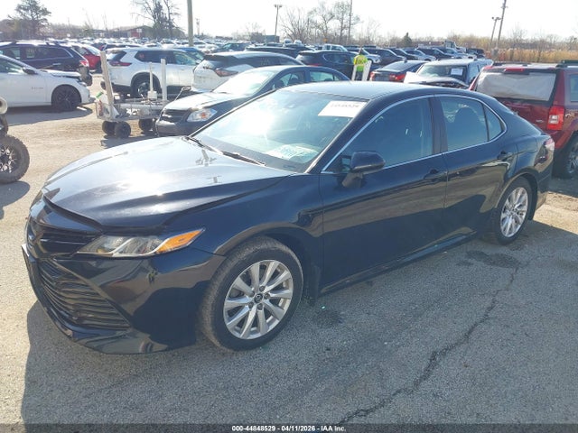 2019 Toyota Camry Le მანქანა იყიდება აუქციონზე, vin: 4T1B11HK6KU231803, აუქციონის ნომერი: 44848529