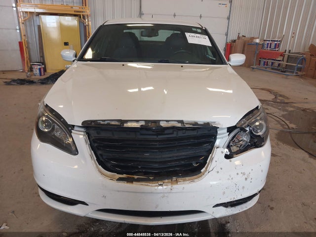 2013 Chrysler 200 Touring მანქანა იყიდება აუქციონზე, vin: 1C3CCBBB4DN586696, აუქციონის ნომერი: 44848538