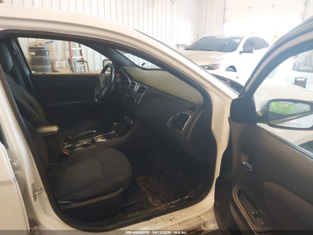 2013 Chrysler 200 Touring მანქანა იყიდება აუქციონზე, vin: 1C3CCBBB4DN586696, აუქციონის ნომერი: 44848538