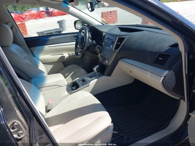 44848544 :رقم المزاد ، 4S4BRBCCXA3351266 vin ، 2010 Subaru Outback 2.5i Premium مزاد بيع