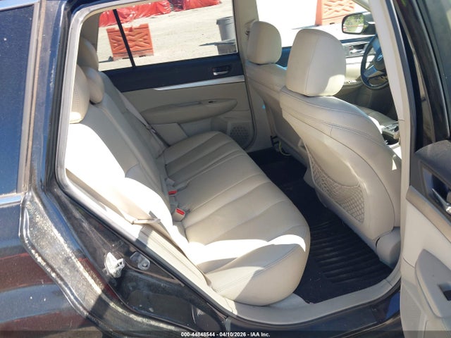 44848544 :رقم المزاد ، 4S4BRBCCXA3351266 vin ، 2010 Subaru Outback 2.5i Premium مزاد بيع