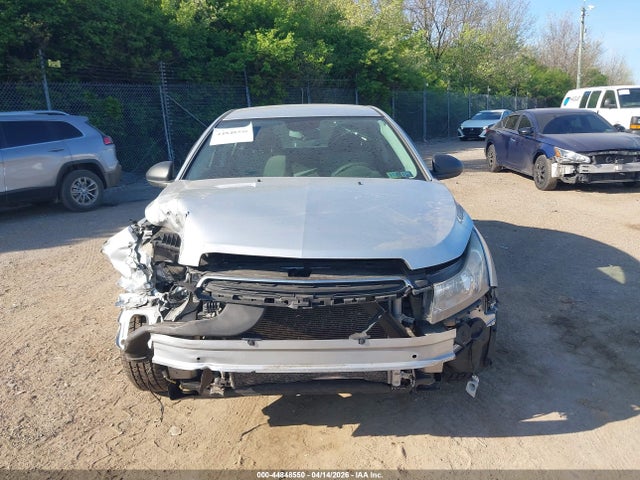 1G1PA5SGXF7212691 Chevrolet Cruze Ls Auto