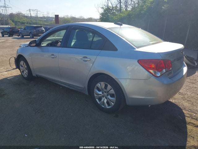 1G1PA5SGXF7212691 Chevrolet Cruze Ls Auto