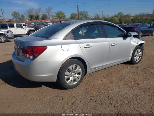 1G1PA5SGXF7212691 Chevrolet Cruze Ls Auto