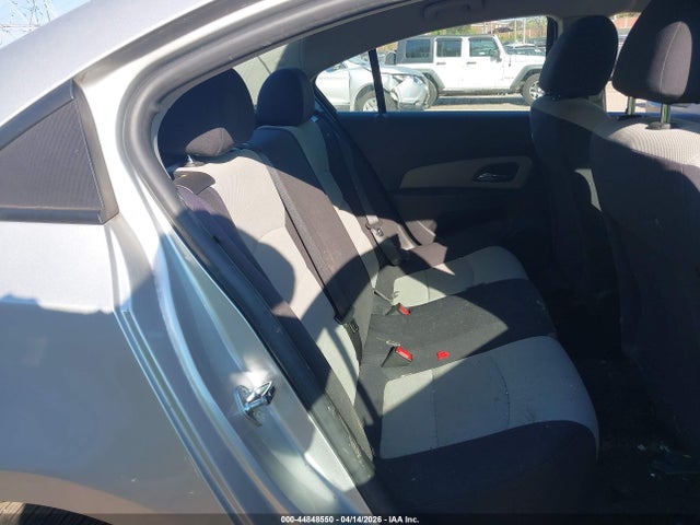 1G1PA5SGXF7212691 Chevrolet Cruze Ls Auto