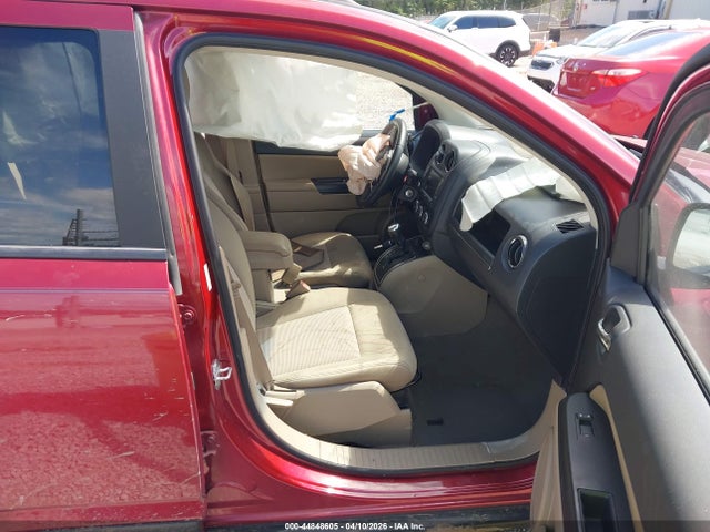 44848605 :رقم المزاد ، 1J4NT1FB1BD170675 vin ، 2011 Jeep Compass مزاد بيع