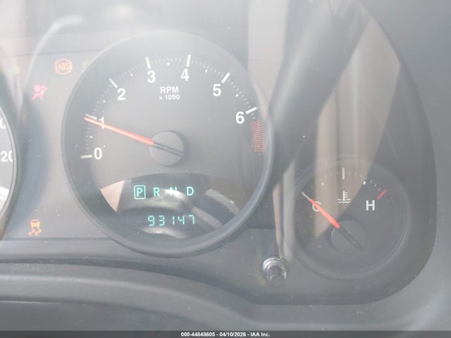 44848605 :رقم المزاد ، 1J4NT1FB1BD170675 vin ، 2011 Jeep Compass مزاد بيع