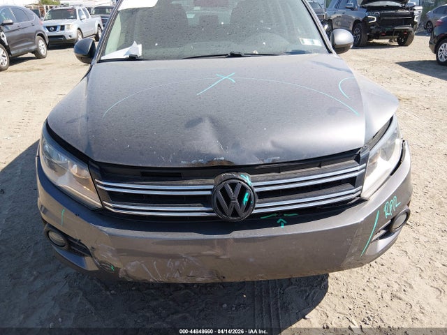 44848660 :رقم المزاد ، WVGBV7AX1FW580164 vin ، 2015 Volkswagen Tiguan Se مزاد بيع