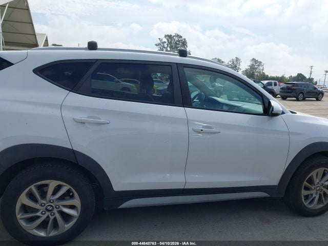 KM8J33A45HU446594 Hyundai Tucson Se Plus
