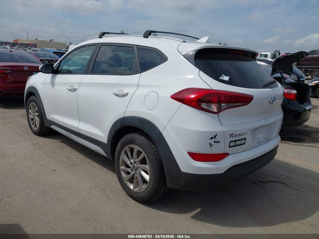 2017 HYUNDAI TUCSON KM8J33A45HU446594 Photo 2