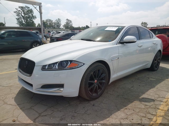 2015 JAGUAR XF SAJWA0FSXFPU61899 Photo 1