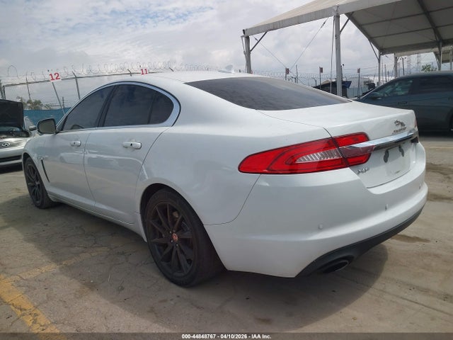 2015 JAGUAR XF SAJWA0FSXFPU61899 Photo 2