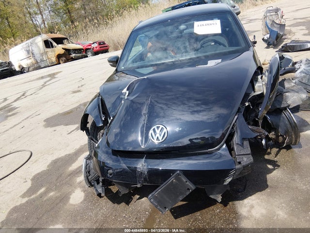 44848893 :رقم المزاد ، 3VWF17AT2GM639039 vin ، 2016 Volkswagen Beetle 1.8t Classic مزاد بيع