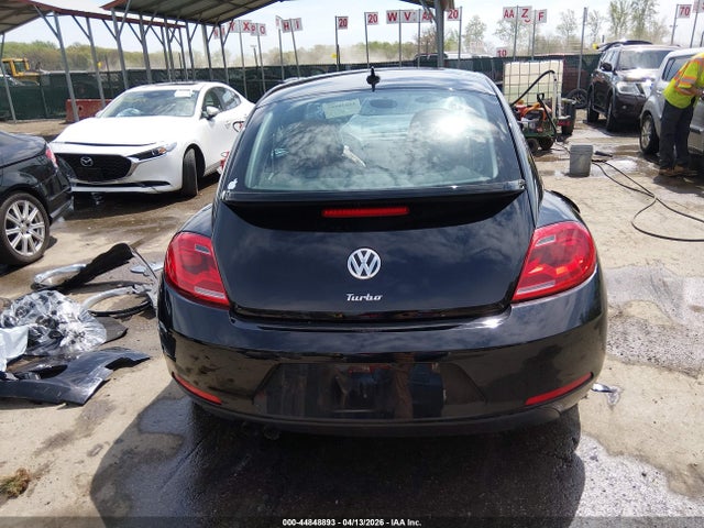44848893 :رقم المزاد ، 3VWF17AT2GM639039 vin ، 2016 Volkswagen Beetle 1.8t Classic مزاد بيع