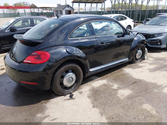 44848893 :رقم المزاد ، 3VWF17AT2GM639039 vin ، 2016 Volkswagen Beetle 1.8t Classic مزاد بيع