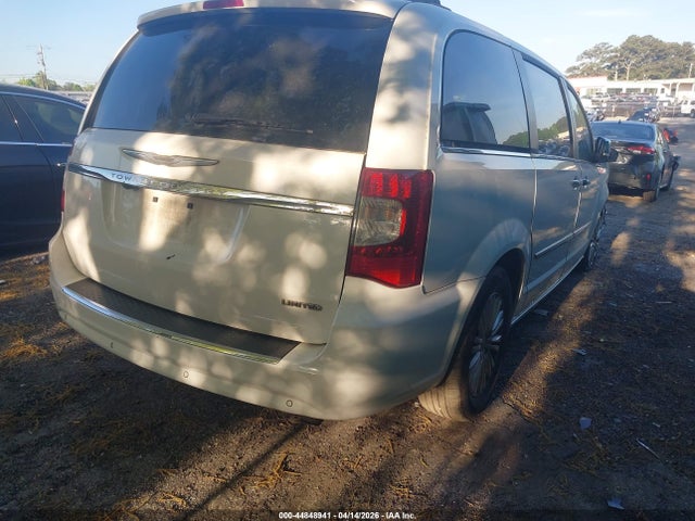 2016 Chrysler Town & Country Limited მანქანა იყიდება აუქციონზე, vin: 2C4RC1JGXGR121358, აუქციონის ნომერი: 44848941