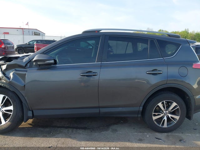 44848968 :رقم المزاد ، 2T3WFREV7JW506875 vin ، 2018 Toyota Rav4 Xle مزاد بيع