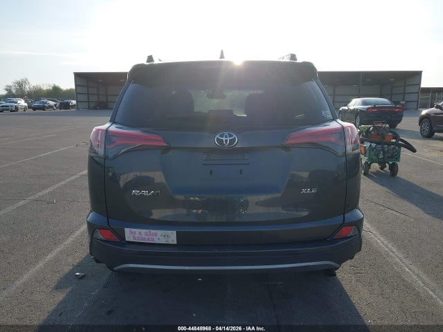 44848968 :رقم المزاد ، 2T3WFREV7JW506875 vin ، 2018 Toyota Rav4 Xle مزاد بيع