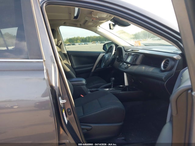 44848968 :رقم المزاد ، 2T3WFREV7JW506875 vin ، 2018 Toyota Rav4 Xle مزاد بيع