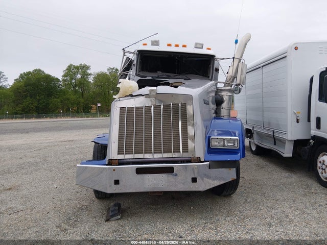 Продажа на аукционе авто 2015 Kenworth Construction T800, vin: 1XKDD49XXFJ455040, номер лота: 44848969