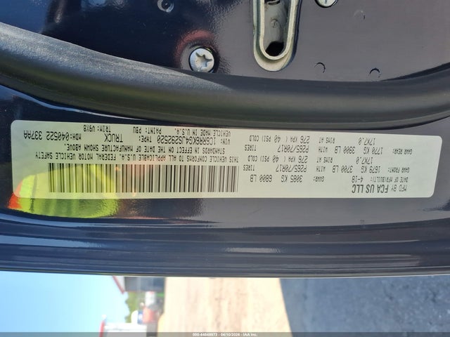 2018 RAM 1500 1C6RR6KG4JS292520 Photo 8