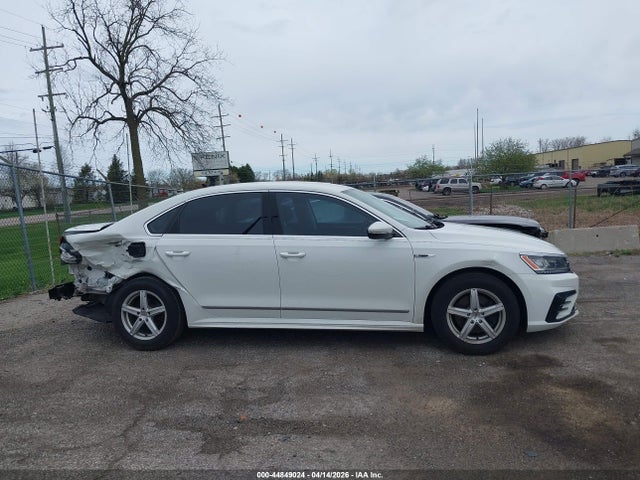 Продаж на аукціоні авто 2017 Volkswagen Passat 1.8t R-line, vin: 1VWDT7A35HC020391, номер лоту: 44849024