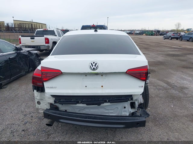 Продаж на аукціоні авто 2017 Volkswagen Passat 1.8t R-line, vin: 1VWDT7A35HC020391, номер лоту: 44849024
