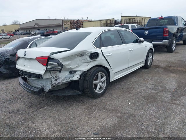 Продаж на аукціоні авто 2017 Volkswagen Passat 1.8t R-line, vin: 1VWDT7A35HC020391, номер лоту: 44849024