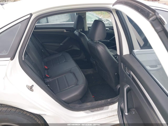 Продаж на аукціоні авто 2017 Volkswagen Passat 1.8t R-line, vin: 1VWDT7A35HC020391, номер лоту: 44849024