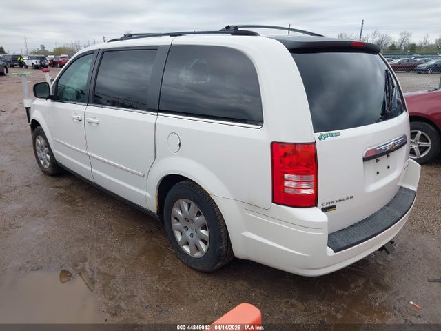 2010 CHRYSLER TOWN & COUNTRY 2A4RR4DE2AR309786 Photo 2