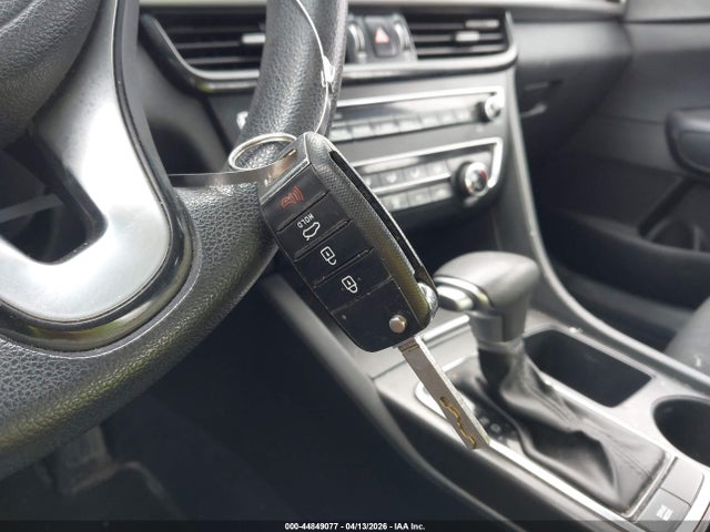 2017 Kia Optima Lx მანქანა იყიდება აუქციონზე, vin: 5XXGT4L38HG177926, აუქციონის ნომერი: 44849077