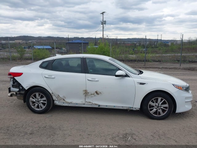 2017 Kia Optima Lx მანქანა იყიდება აუქციონზე, vin: 5XXGT4L38HG177926, აუქციონის ნომერი: 44849077