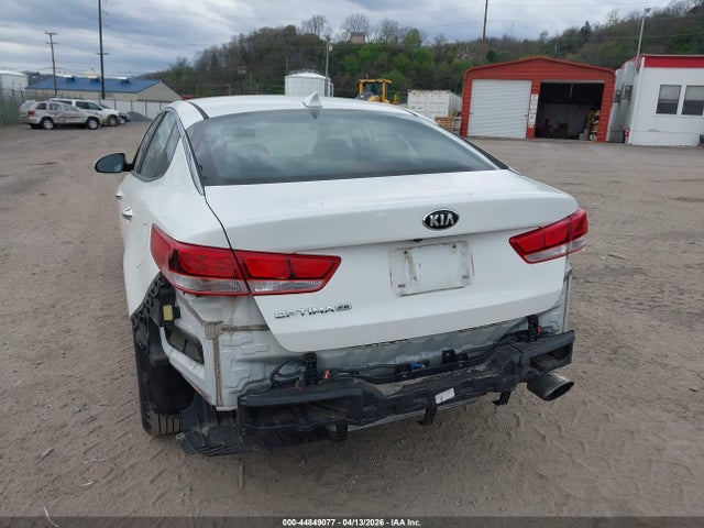 2017 Kia Optima Lx მანქანა იყიდება აუქციონზე, vin: 5XXGT4L38HG177926, აუქციონის ნომერი: 44849077