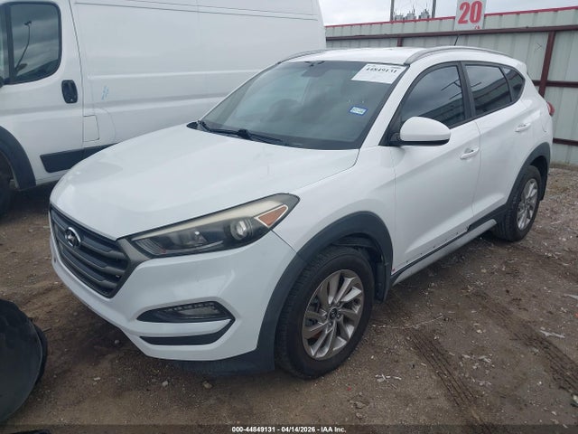 Hyundai TUCSON SE 2017 KM8J33A49HU469117 Image 2