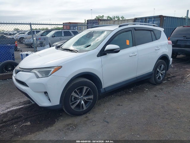 Toyota Rav4 Xle 2017 2T3WFREV4HW387452 Image 2