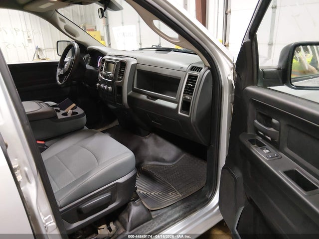 Продаж на аукціоні авто 2018 Ram 1500 Tradesman  4x4 6'4 Box, vin: 1C6RR7FG0JS294216, номер лоту: 44849174