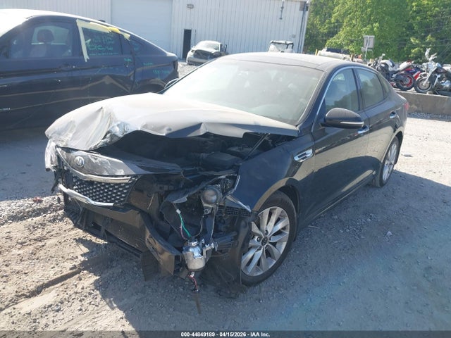 Auction sale of the 2016 Kia Optima Ex, vin: 5XXGU4L32GG040881, lot number: 44849189