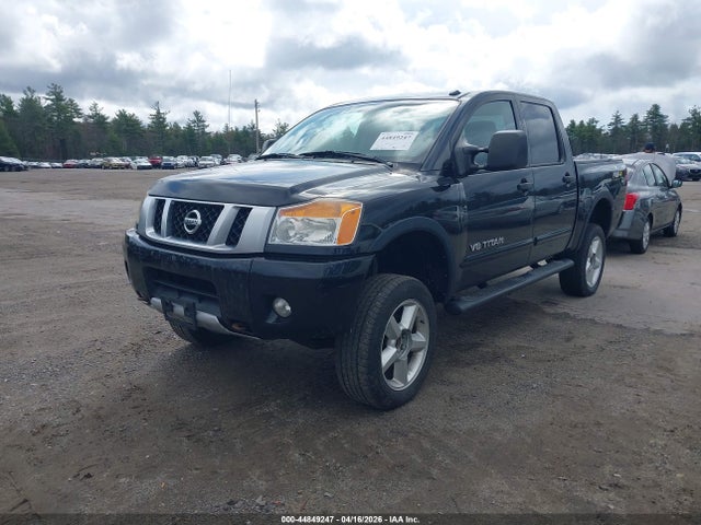 Nissan Titan Pro-4x 2014 1N6AA0EC7EN513306 Image 2