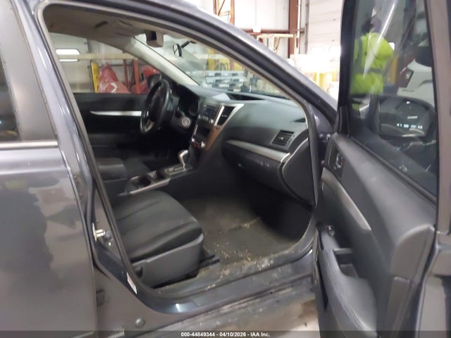 44849344 :رقم المزاد ، 4S4BRCAC1E3269537 vin ، 2014 Subaru Outback 2.5i مزاد بيع